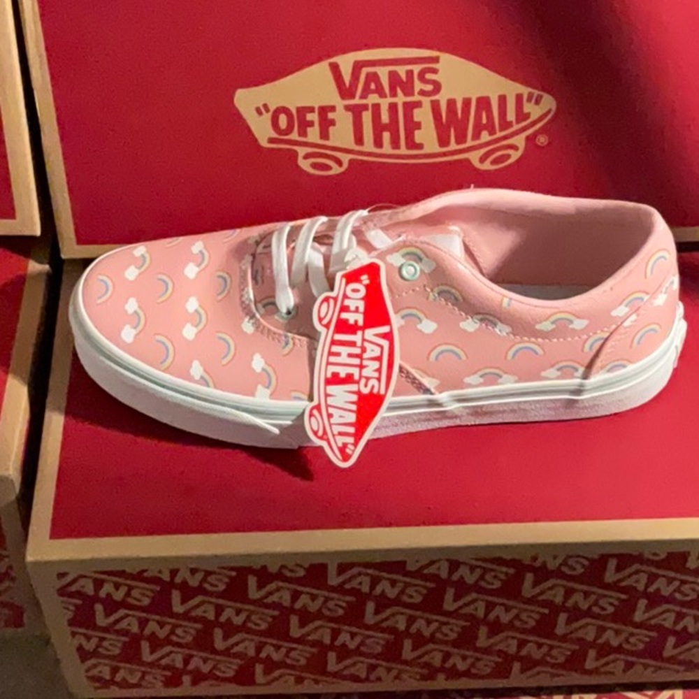 New girls rainbow print powder pink doheny vans